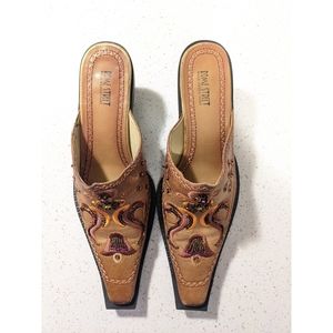 Hugo Romestreet Embroided Leather Mule from Rome
